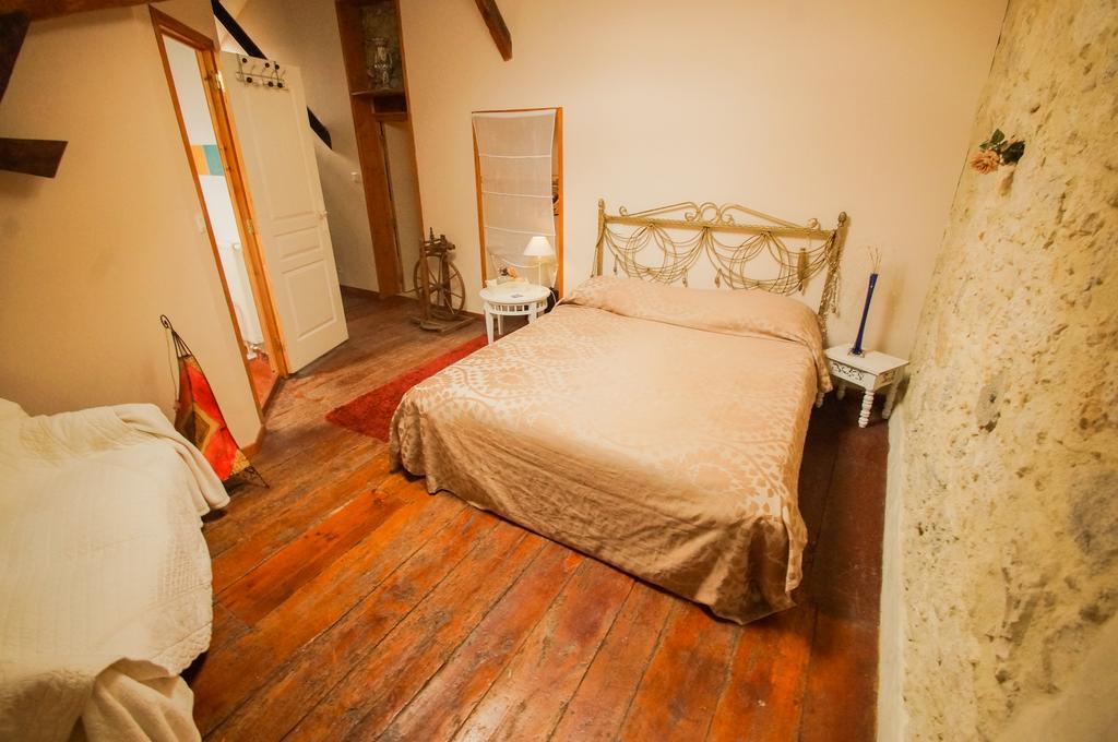 Chambres D'Hotes Domaine De La Rose Des Vents Castelnau-sur-lʼAuvignon Habitación foto